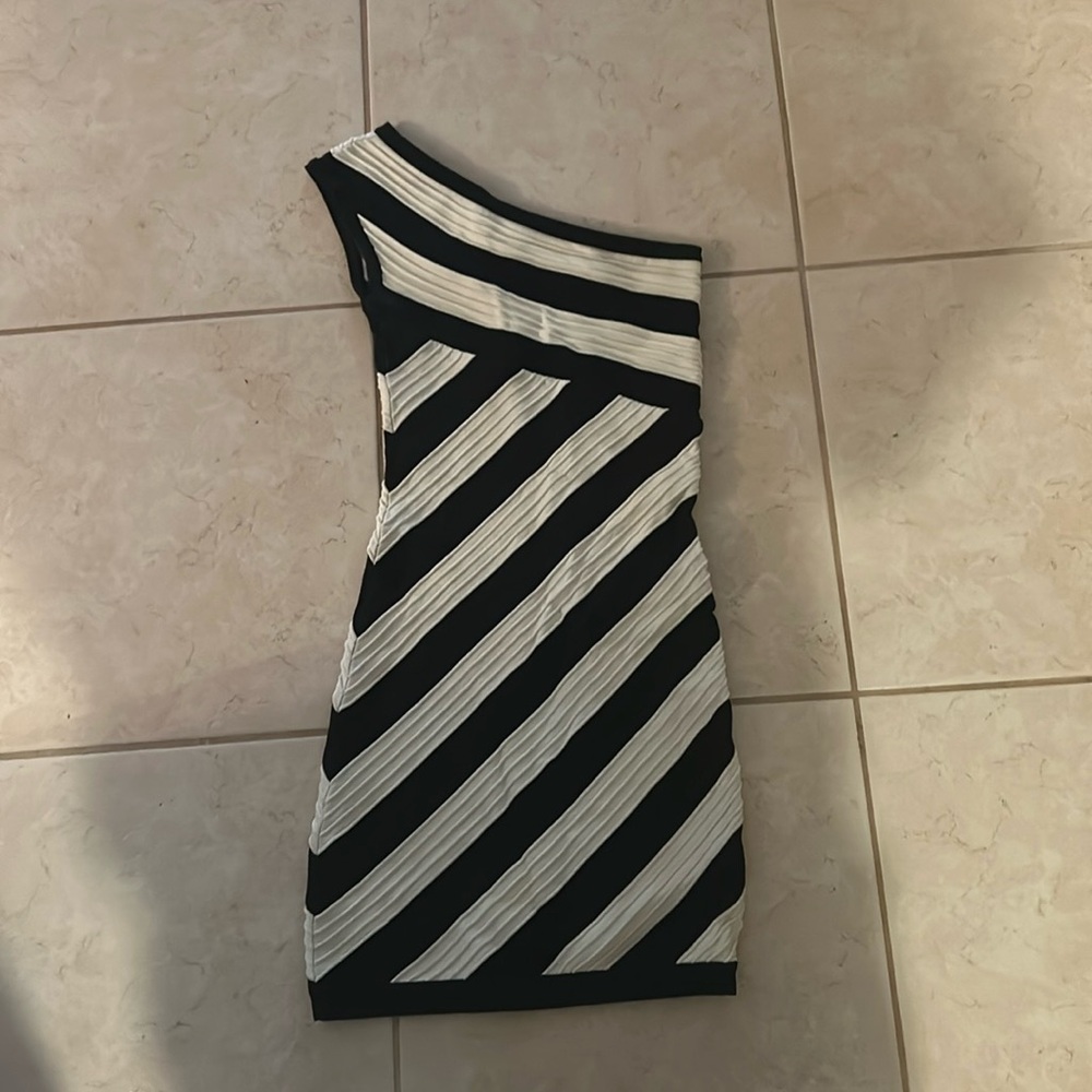 Cute elegant dress in super good quality and condition